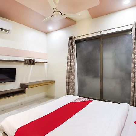Oyo Flagship 71595 Hotel Lakhdatar Shegaon Exterior photo